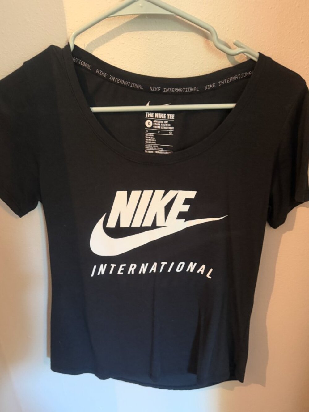 Women's Nike International Scoop Neck Small Black T-Shirt